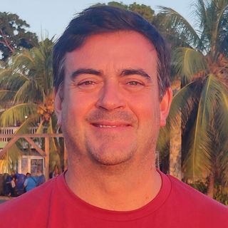 Andrés, Director de Uakika
